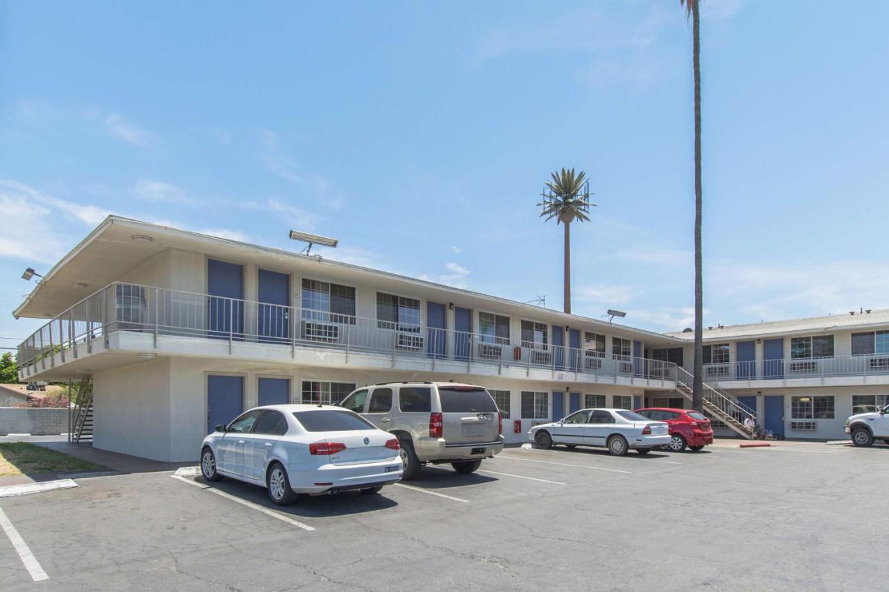Motel 6 Bakersfield Luaran gambar