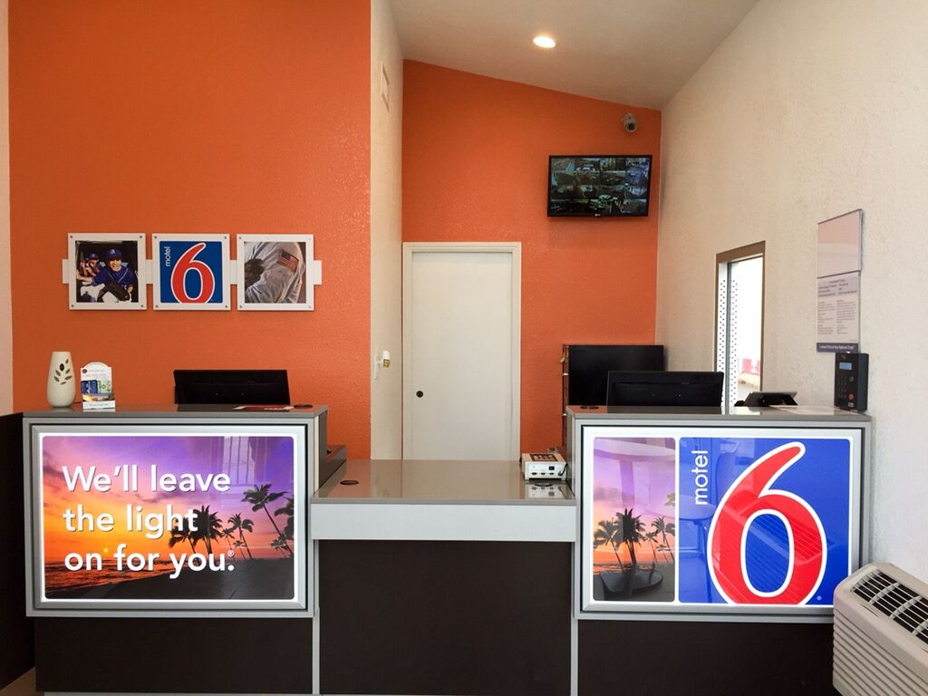 Motel 6 Bakersfield Dalaman gambar